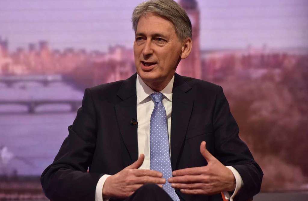 Hammond Blames Blair Government for High Immigration Rate
