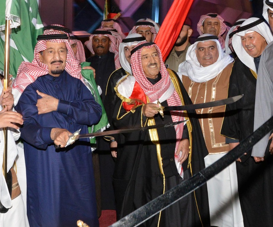 King Salman Receives a Message from Emir of Kuwait