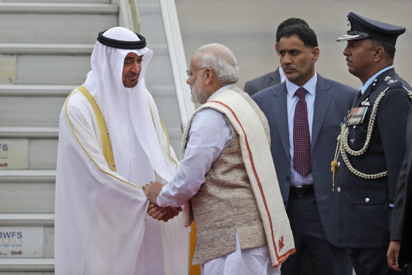 King of Bahrain Visits the UAE and Meets Crown Prince of Abu Dhabi
