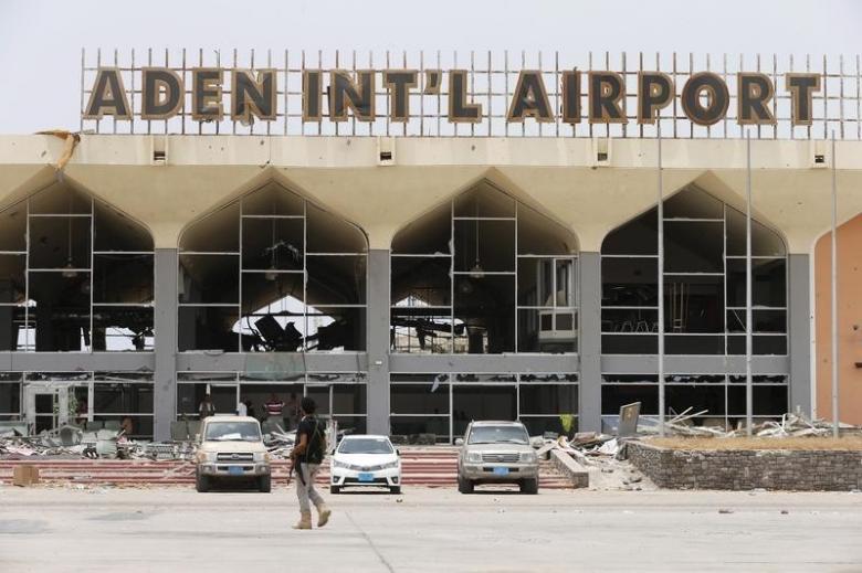 Hadi Returns to Aden…Aden Airport Resumes Work Normally