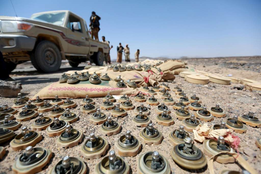 Yemeni Army Accuses Houthis of Plotting to Blow up Fuel Tanks in Mokha