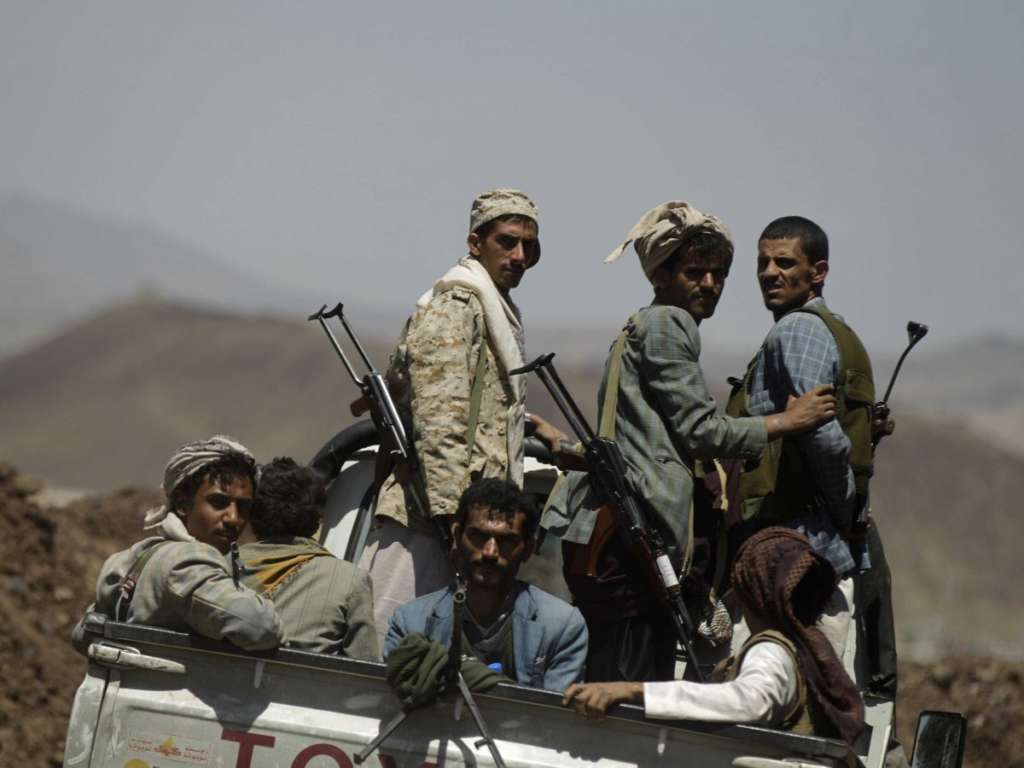 Houthis Threaten Yemenis Who Helped Government in Paying Salaries