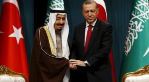 Turkey’s President Recep Tayyip Erdogan (R) and Saudi King Salman bin Abdul-Aziz Al Saud during king’s official visit to Turkey, April 12, 2016 (Umit Bektas, Reuters