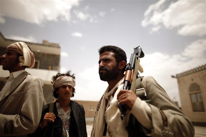 Yemen Pro-Government Forces Clear Militia Pockets in Nihm, Close in on Arhab
