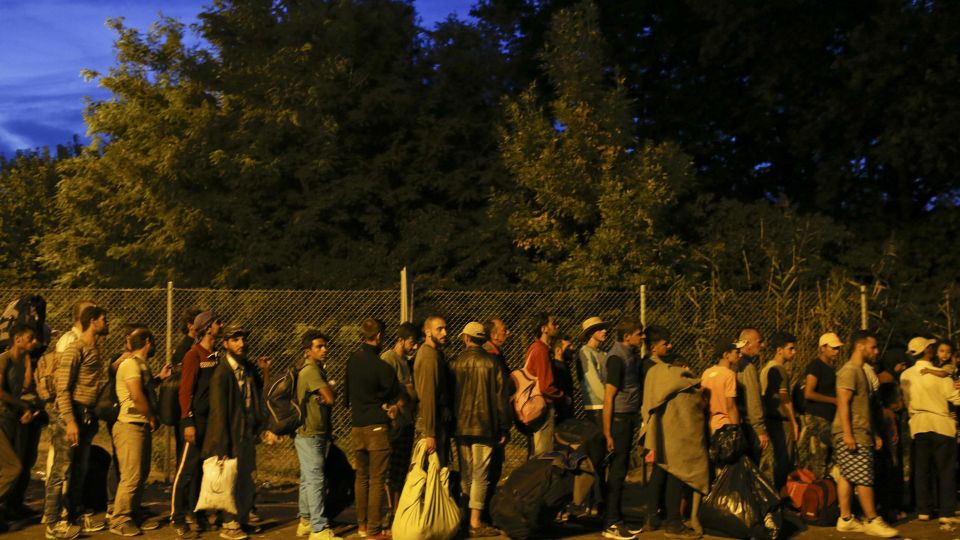 Hungary’s Parliament Approves Measure to Detain all Asylum-Seekers
