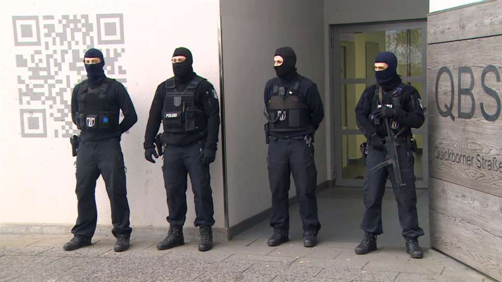 German Police Shut Down Berlin Mosque ‘Fussilet 33’