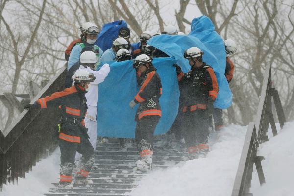 7 Students, 1 Teacher Killed in Japan Avalanche