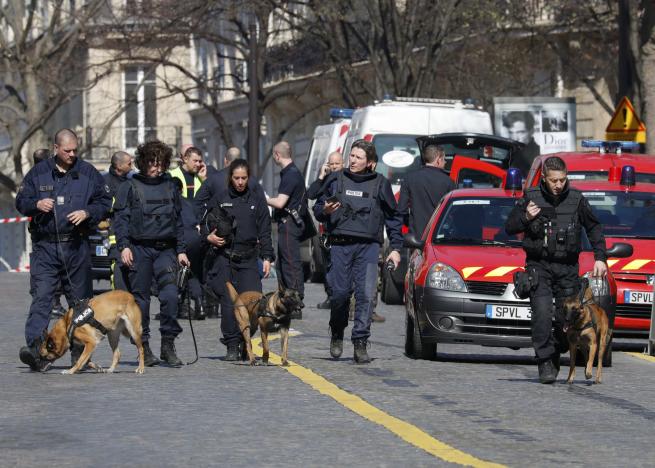 Paris IMF Letter Bomb Injures One Employee