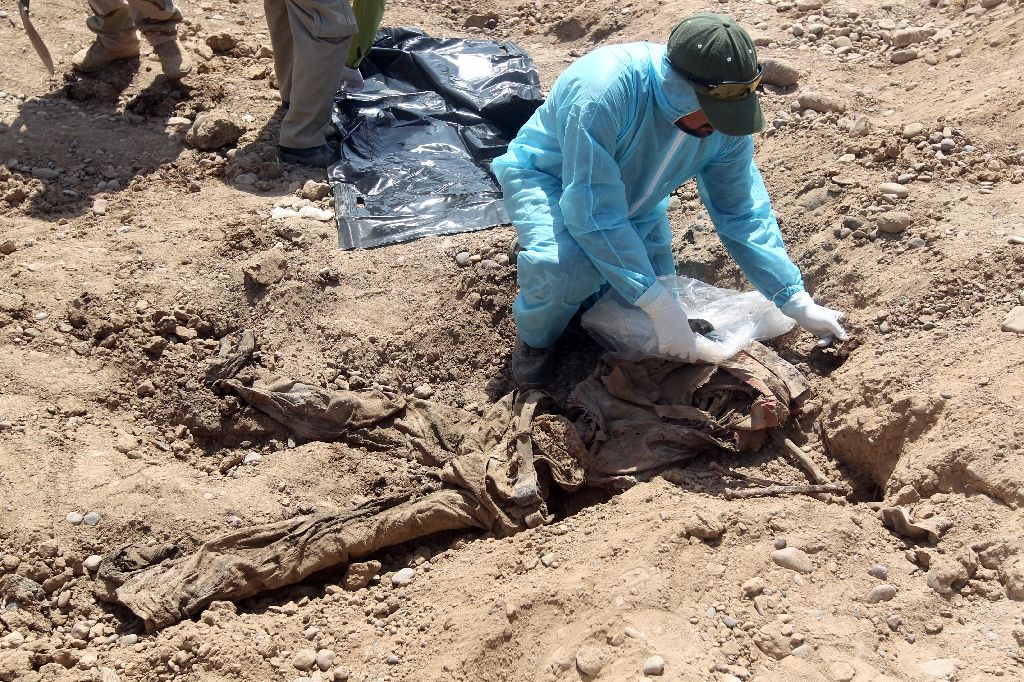 ISIS’ Horror Stories Leak from ‘Khasfa’ Mass Grave