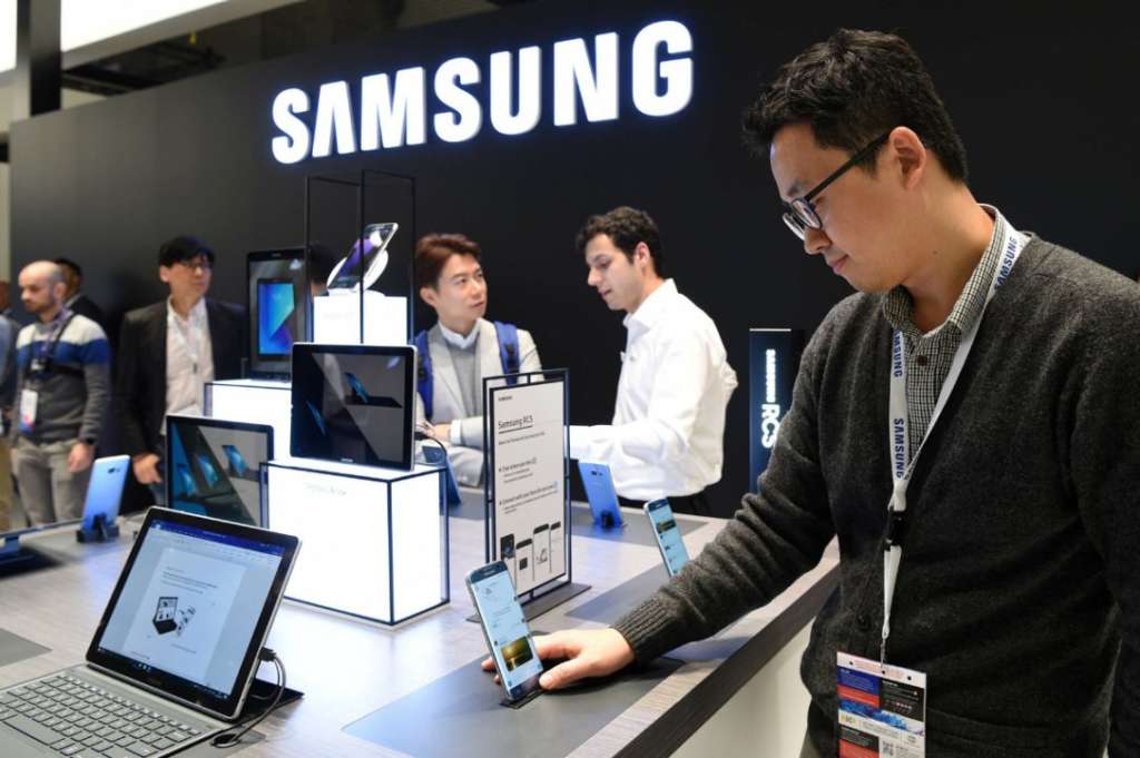 Samsung Unveils its New Galaxy S8 Smartphone