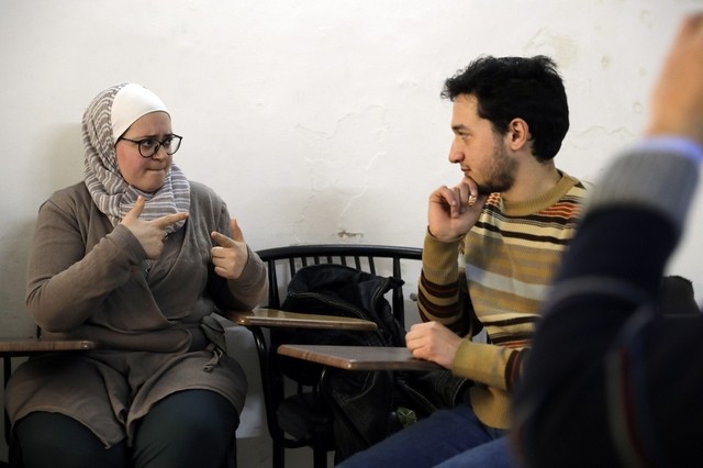 Deaf Syrians Learn the Language of War