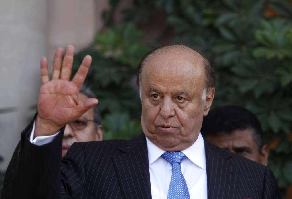 Hadi Calls Yemenis to Join Army to Conclude Liberation of the Country