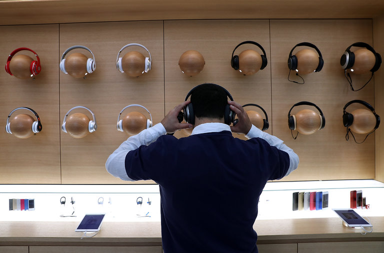 How to Decide Which Headphones to Buy