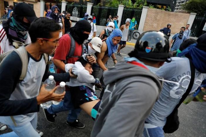 Two Killed as Protests Spread in Venezuela