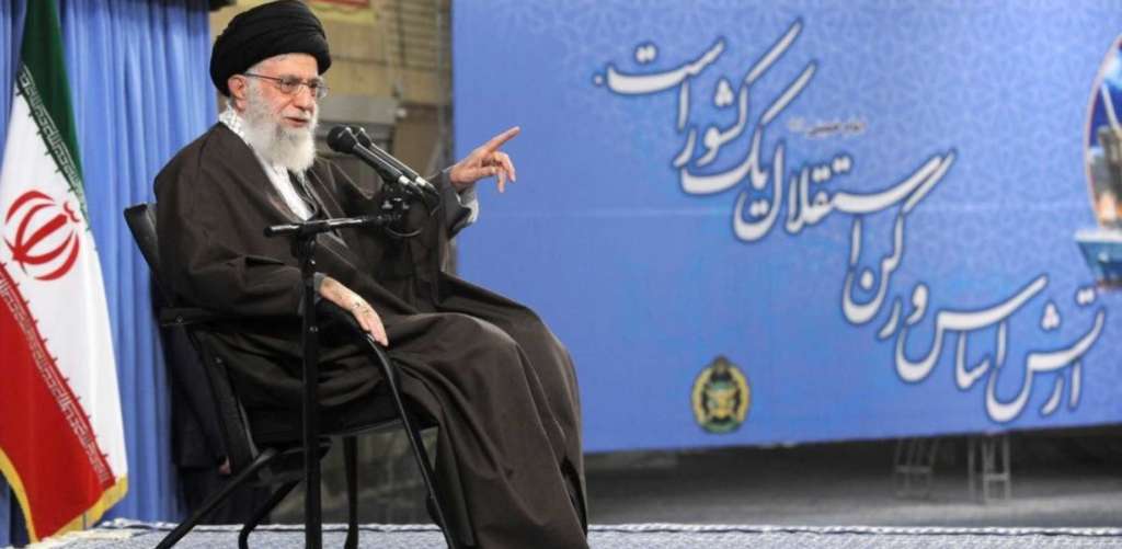 Khamenei Criticizes Officials’ Fears from ‘Enemy Warnings’