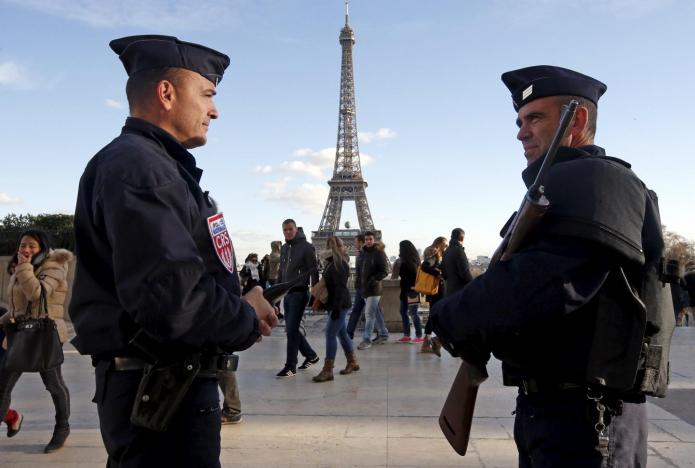 French Police Arrest Knife-Wielding Man at Paris Train Station