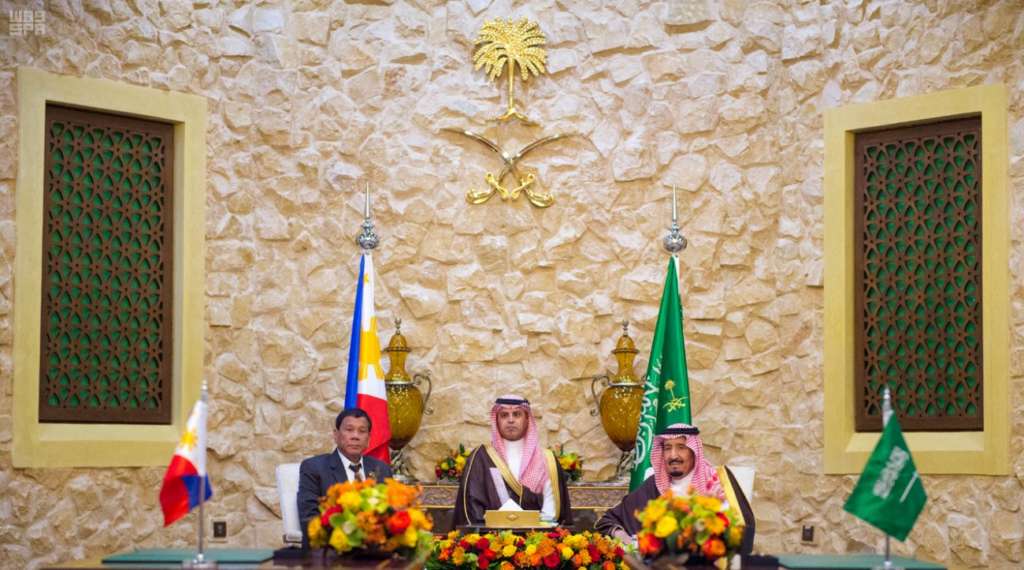King Salman Holds Talks with President of Philippines at Rawdhat Khuraim