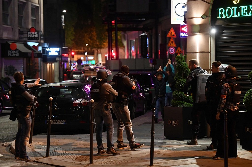 France Mobilized for Presidential Election Security after Policeman Shot in Paris