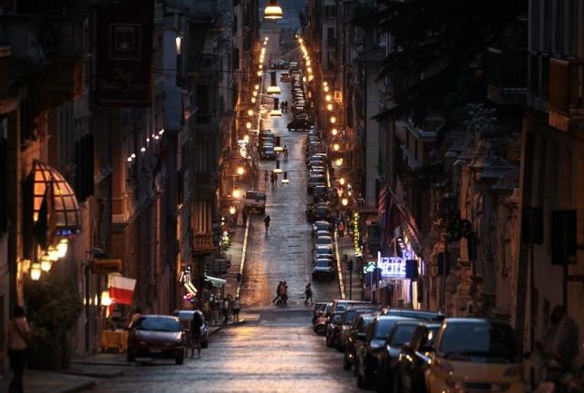 Rome Turns to Cost-saving LED Lighting, Some Residents Unhappy