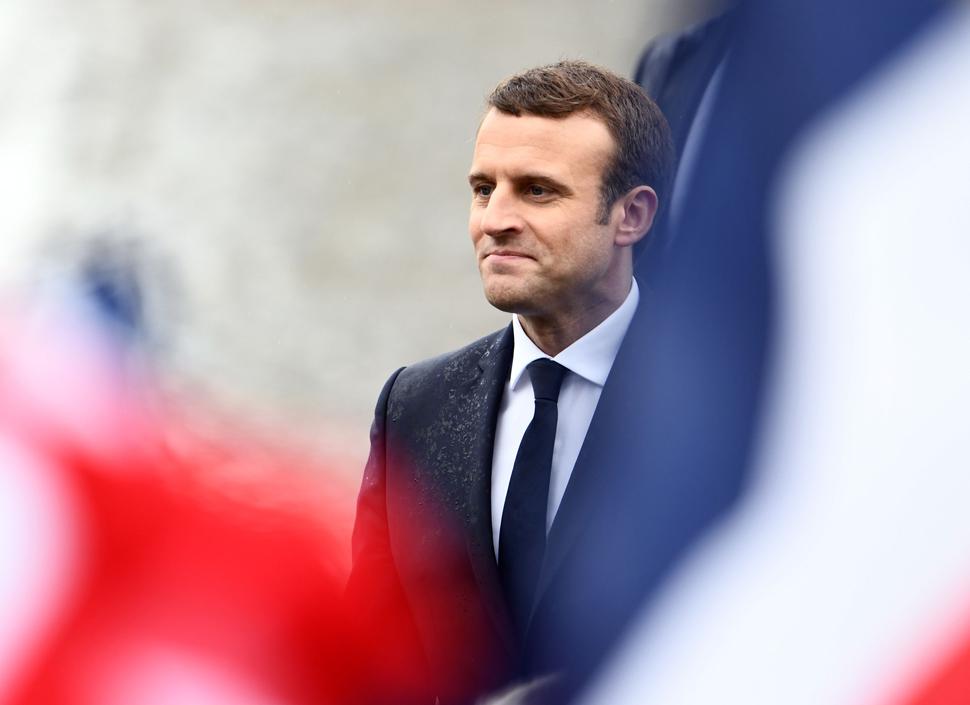 Macron Delays Announcing New French Govt. to Wednesday