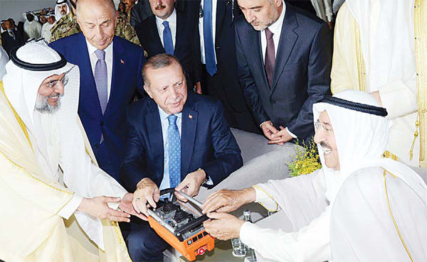 Turkish President Calls for Developing Trade with Gulf
