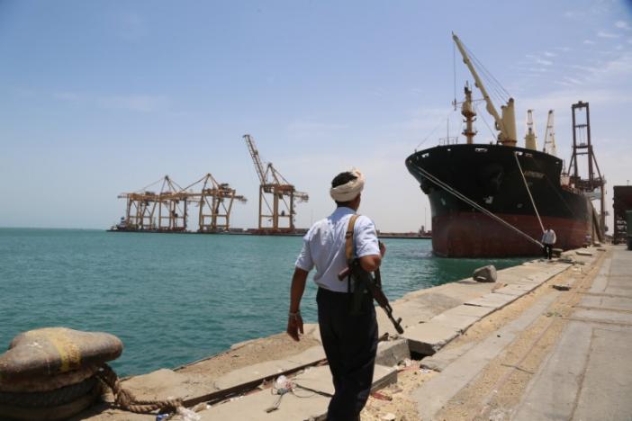 Government Considers Replacing Port of Hodeidah to Deliver Aid