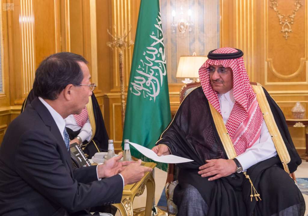 Crown Prince Receives Invitation from PM Abe to Visit Japan