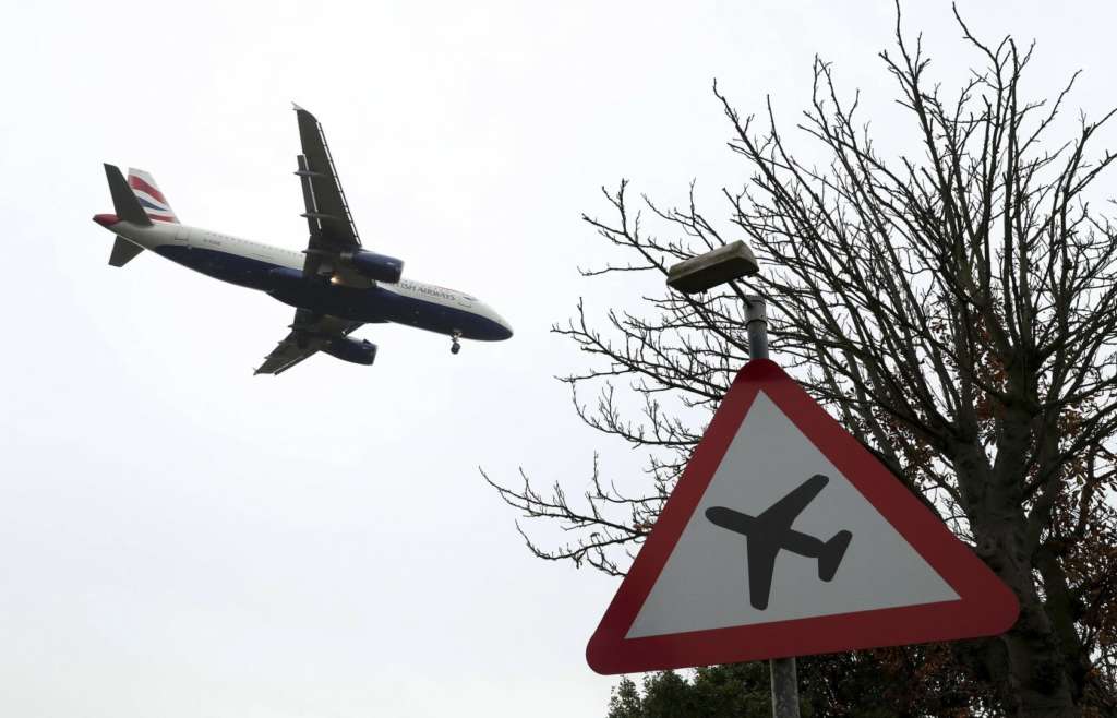 Heathrow Briefly Suspends some Flights due to ‘Security Issue’