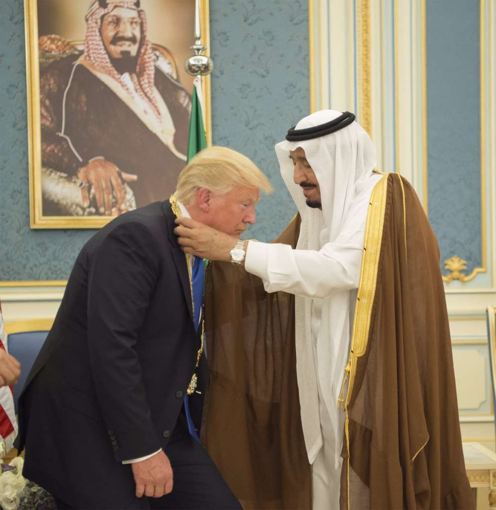 Saudi Monarch Decorates Trump with King Abdulaziz Medal