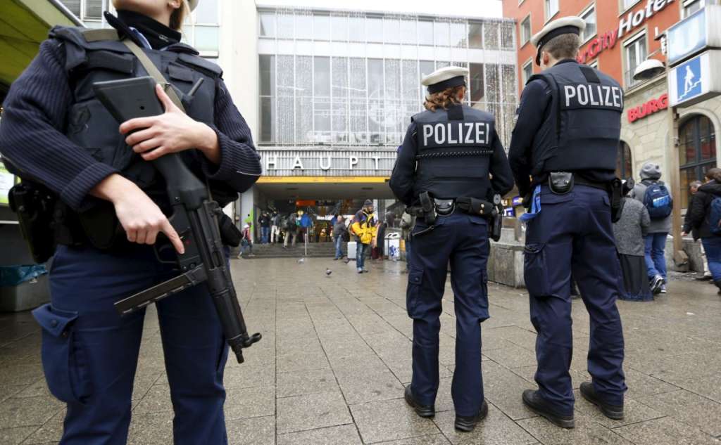One Dead, Several Wounded in German Supermarket Knife Attack