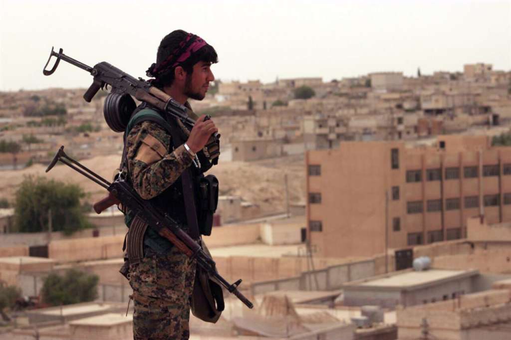 SDF Awaits Weapons, Says Final Push on Raqqa in Early Summer