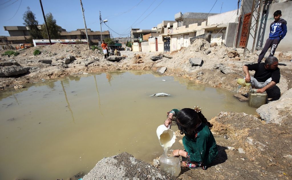 Mosul Residents Resort to Primitive Means amid Water Crisis
