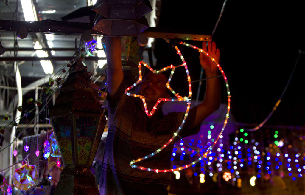 Citizens in Jerusalem Celebrate Ramadan around Giant Lantern