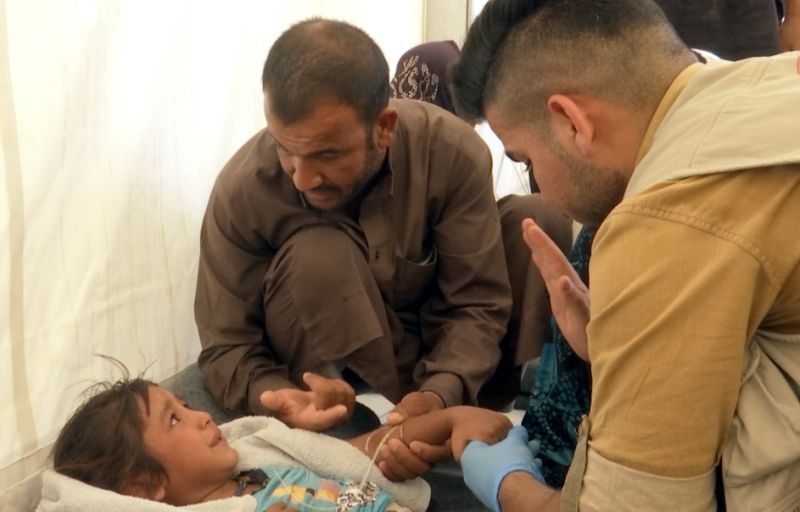 Hundreds of Refugees Suffer Food Poisoning at Mosul Camp