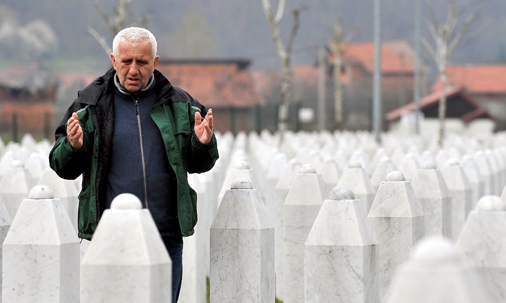 Netherlands Partly Implicated in Deaths of 300 Muslims in Srebrenica Massacre