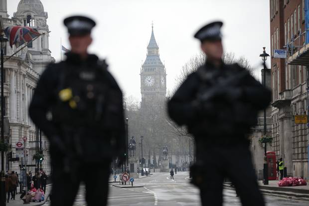 Suspected Knifeman Arrested near British Parliament