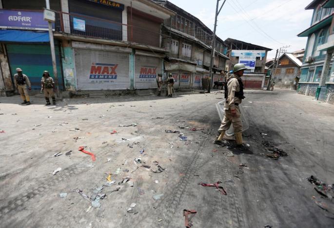 Pakistan Says Retaliatory Attack Killed Five Indian Soldiers in Kashmir