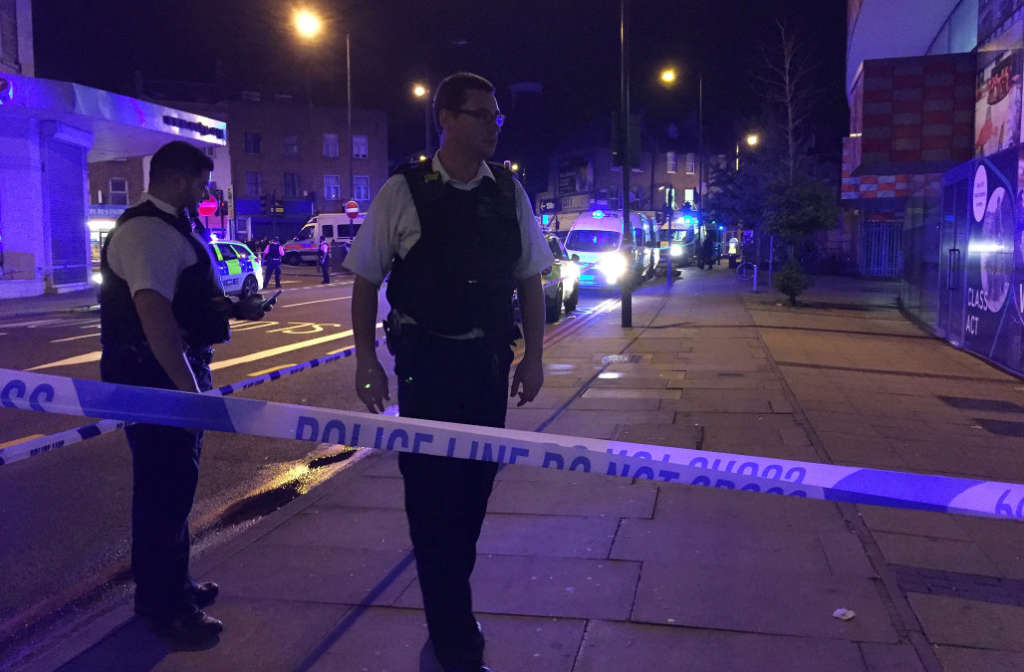 1 Dead as Van Rams Worshipers Leaving London Mosque