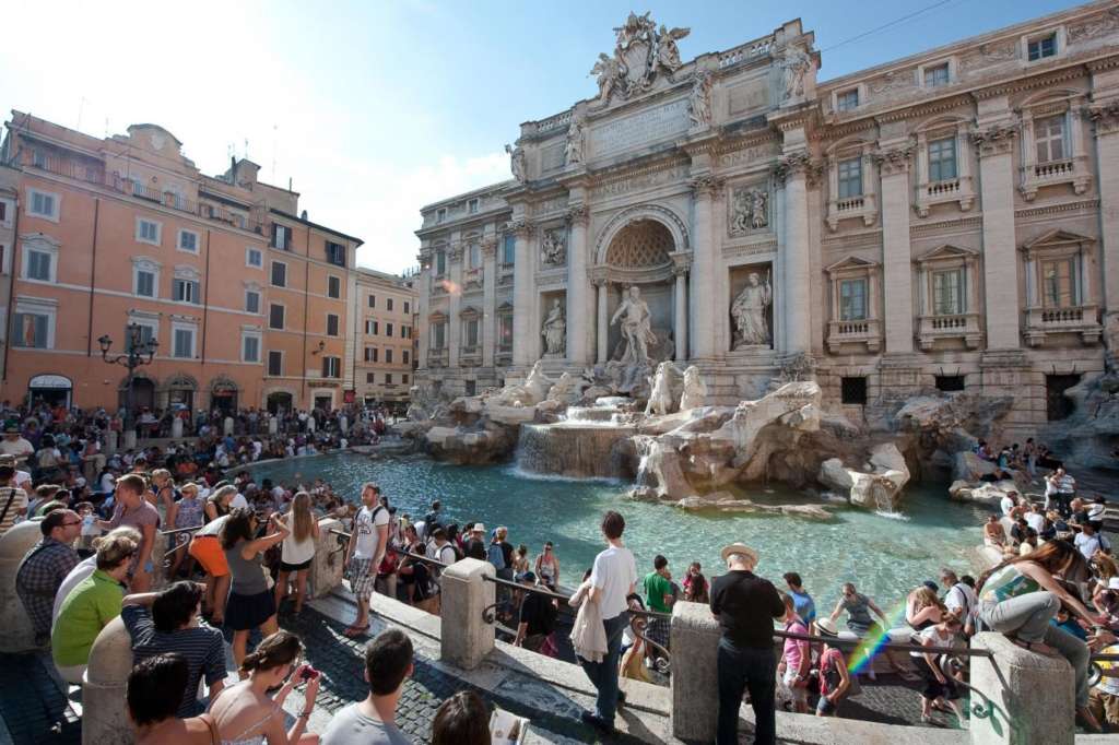 Tourists Who Wade into Rome’s Fountains Face Hundreds in Fines