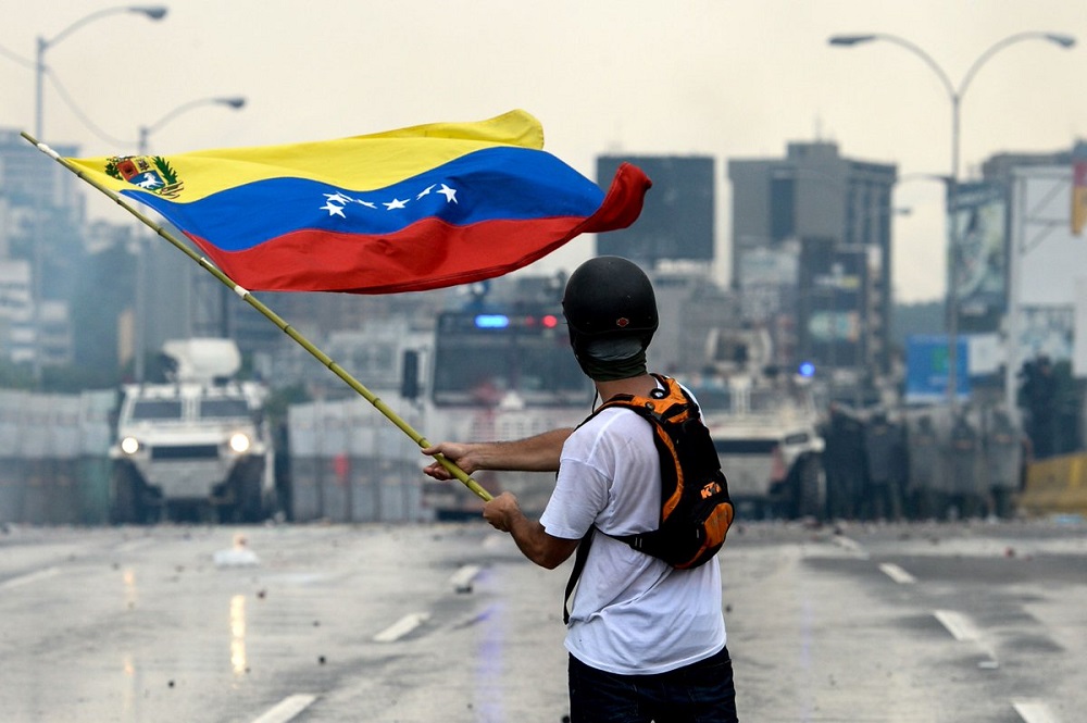 Trump Warns Maduro of Sanctions as Venezuela Opposition Calls for General Strike