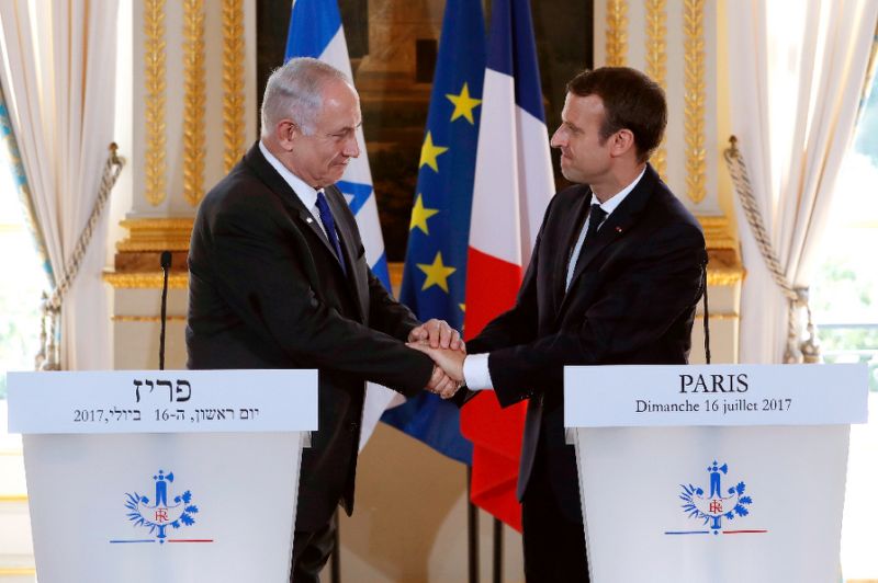Macron Hosts Netanyahu in Paris without Launching New Peace Initiative