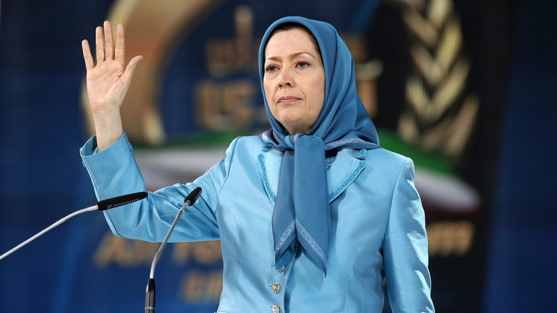 Iranian Opposition Annual Convention in France Calls for Regime Change