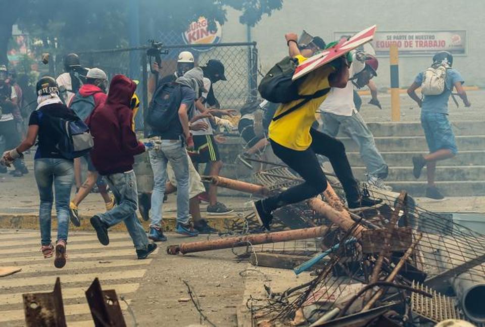 3 Dead as Venezuela Strike Enters Second Day