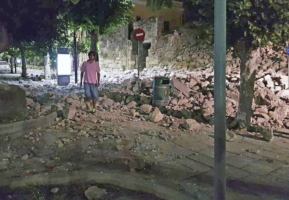 Two People Killed in Strong Quake Off Turkish and Greek Coasts