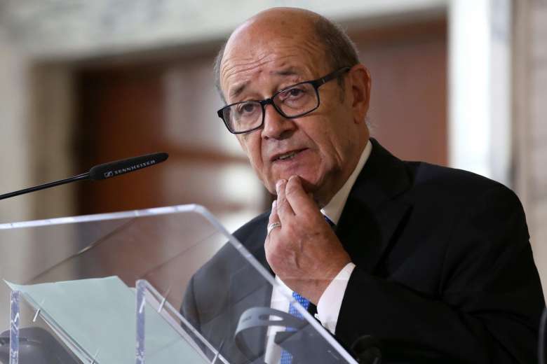 Le Drian in Jeddah to Tackle Qatar’s Crisis