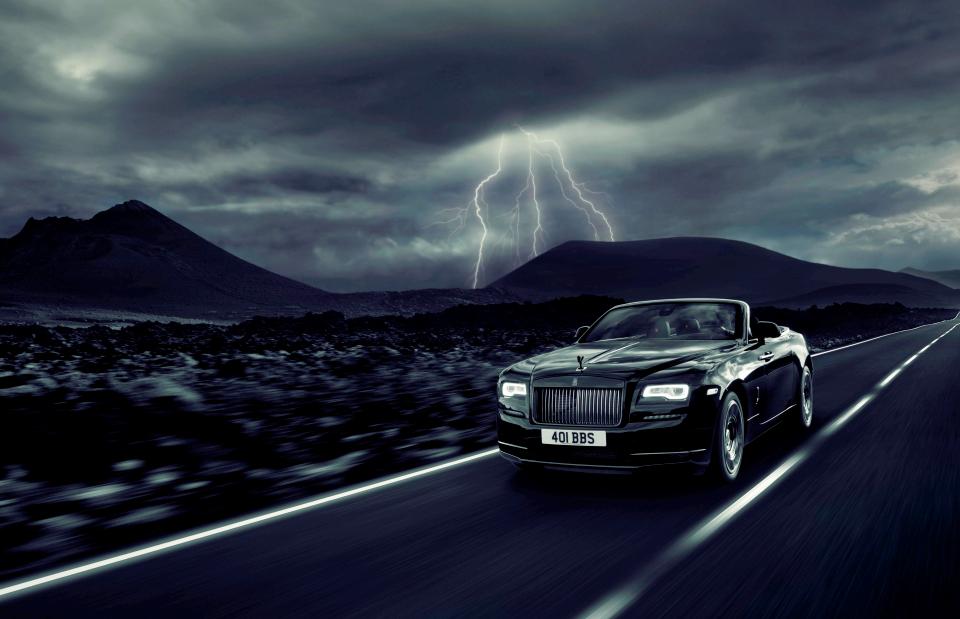 Rolls-Royce Unveils Convertible ‘Dawn Black Badge’