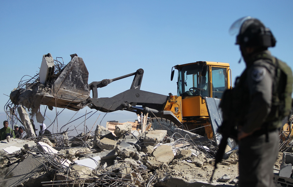 Israel Suspends Contentious Settlement Law as it Demolishes Homes in Naqab