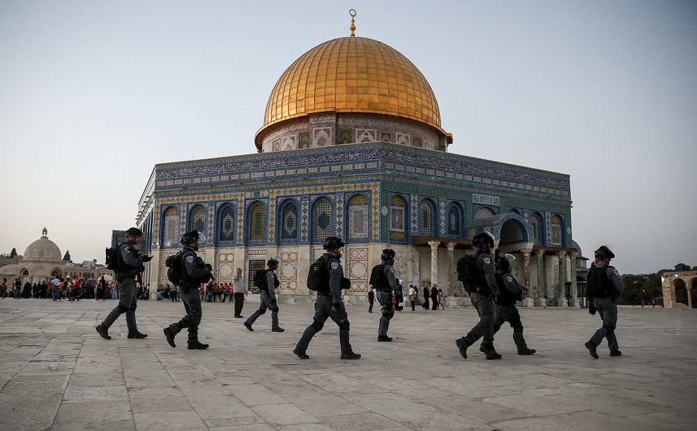 Over 1,000 Israeli Settlers Storm Aqsa Compound under Police Protection