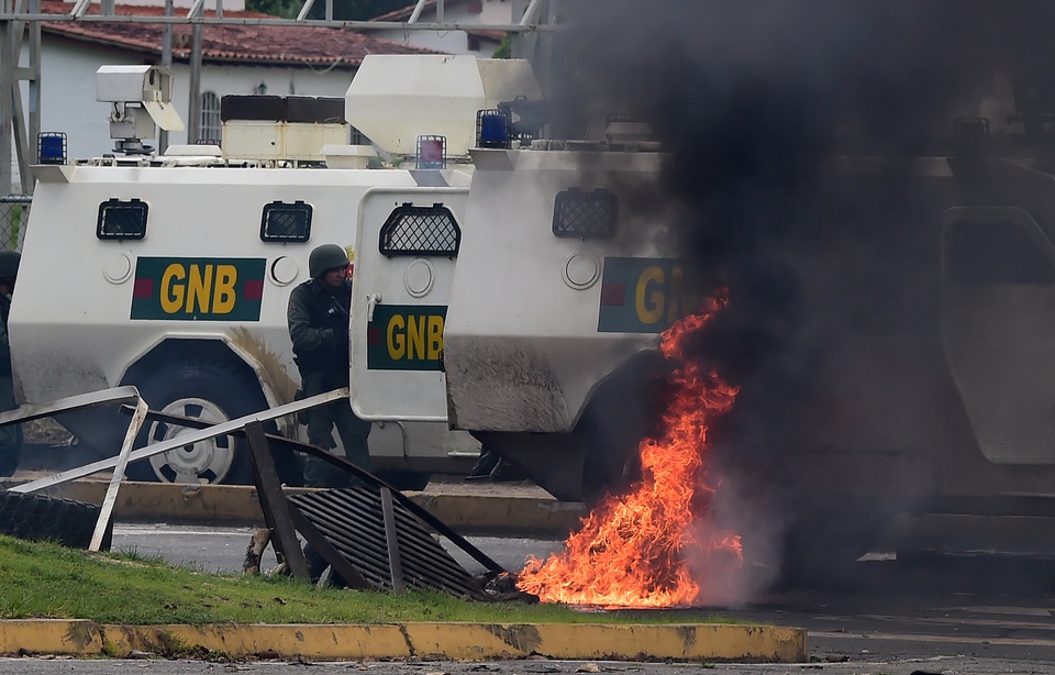 Maduro Vows ‘Maximum Penalty’ against Military Base Attackers