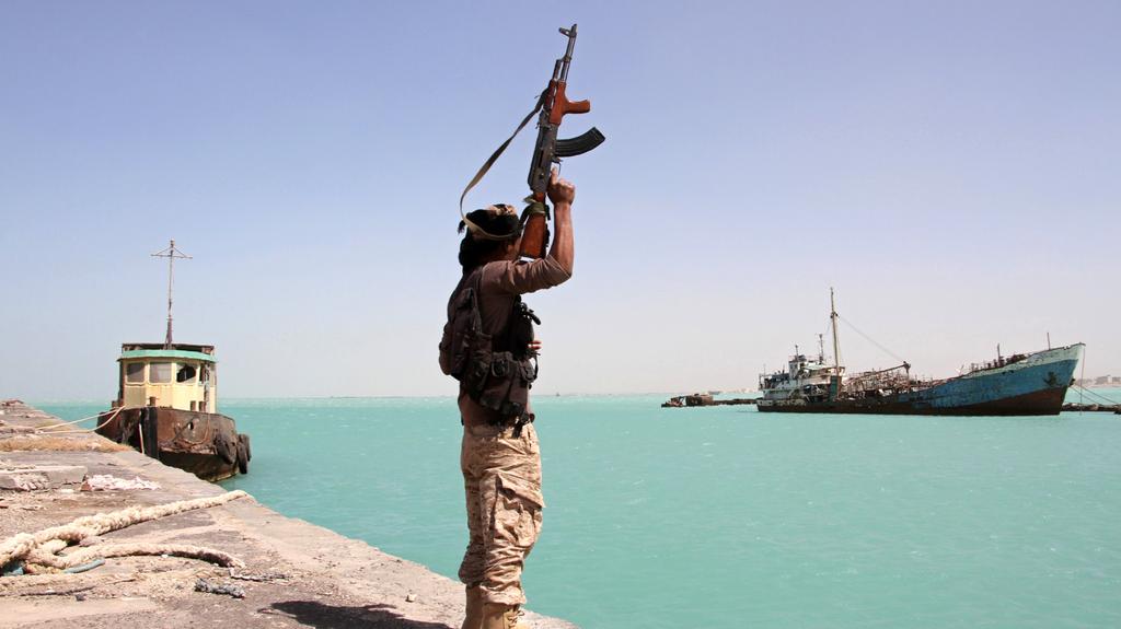 Saudi Arabia to Install Cranes at Three Yemeni Ports